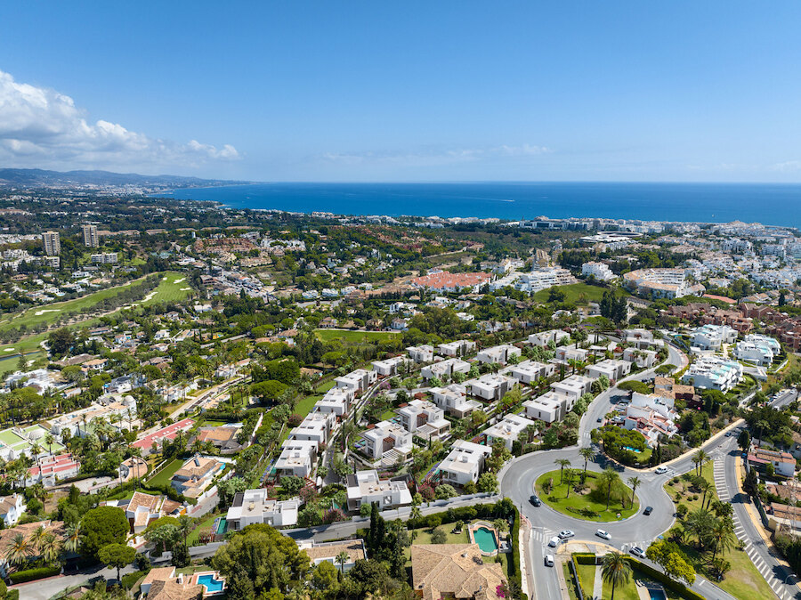A prestigious new residential community in Las Brisas, at the heart of Nueva Andalucía’s Golf Valley in Marbella.