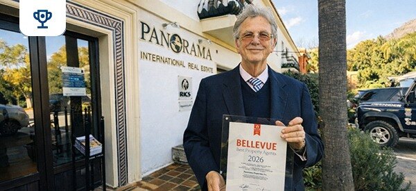 Christopher Clover with Bellevue 23026 Best Property Agents Award