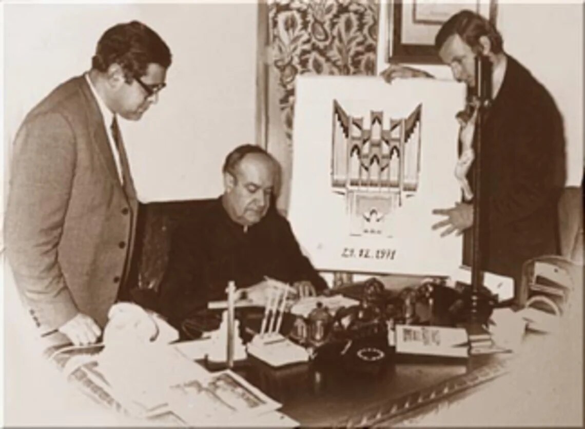 Monsignor Rodrigo Bocanegra signing the construction contract of the Marbella Organ, ORGANO DEL SOL MAYOR, on December 29, 1971