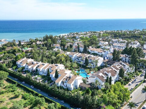 Aerial view of the area of the Hotel Puente Romano in Marbella.