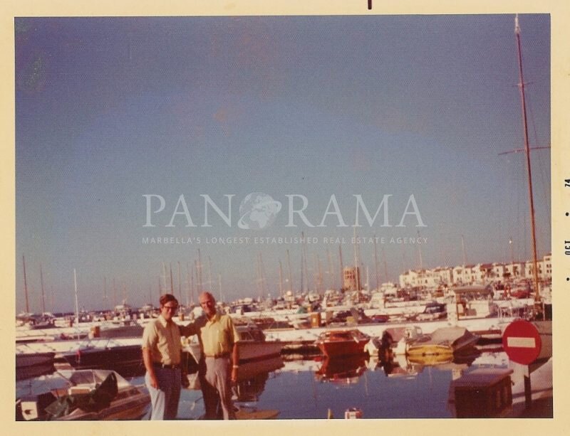 Chris met zijn vader in Puerto Banús in 1974