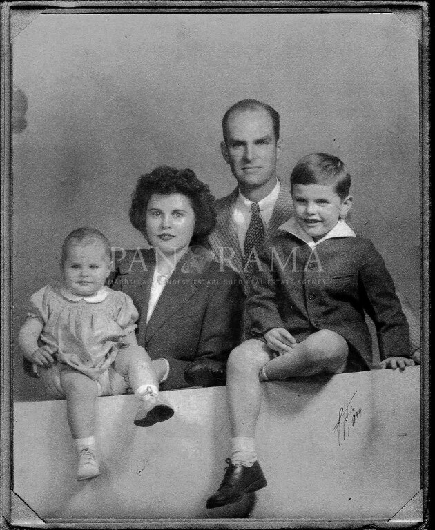 120 jaar vastgoedfamilie: vader, moeder, Cece en Bill