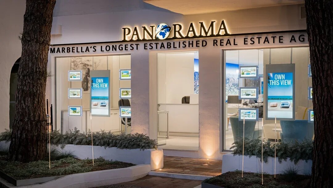 Kantoor Puente Romano, Panorama Real Estate