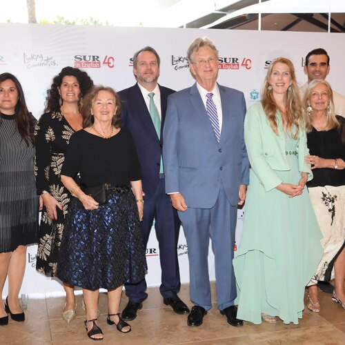 Equipo y familiares de Panorama en la gala del 40º aniversario de SUR in English