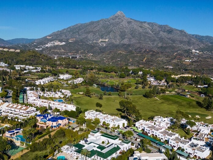 Nueva Andalucía, luxury living and golf in Marbella