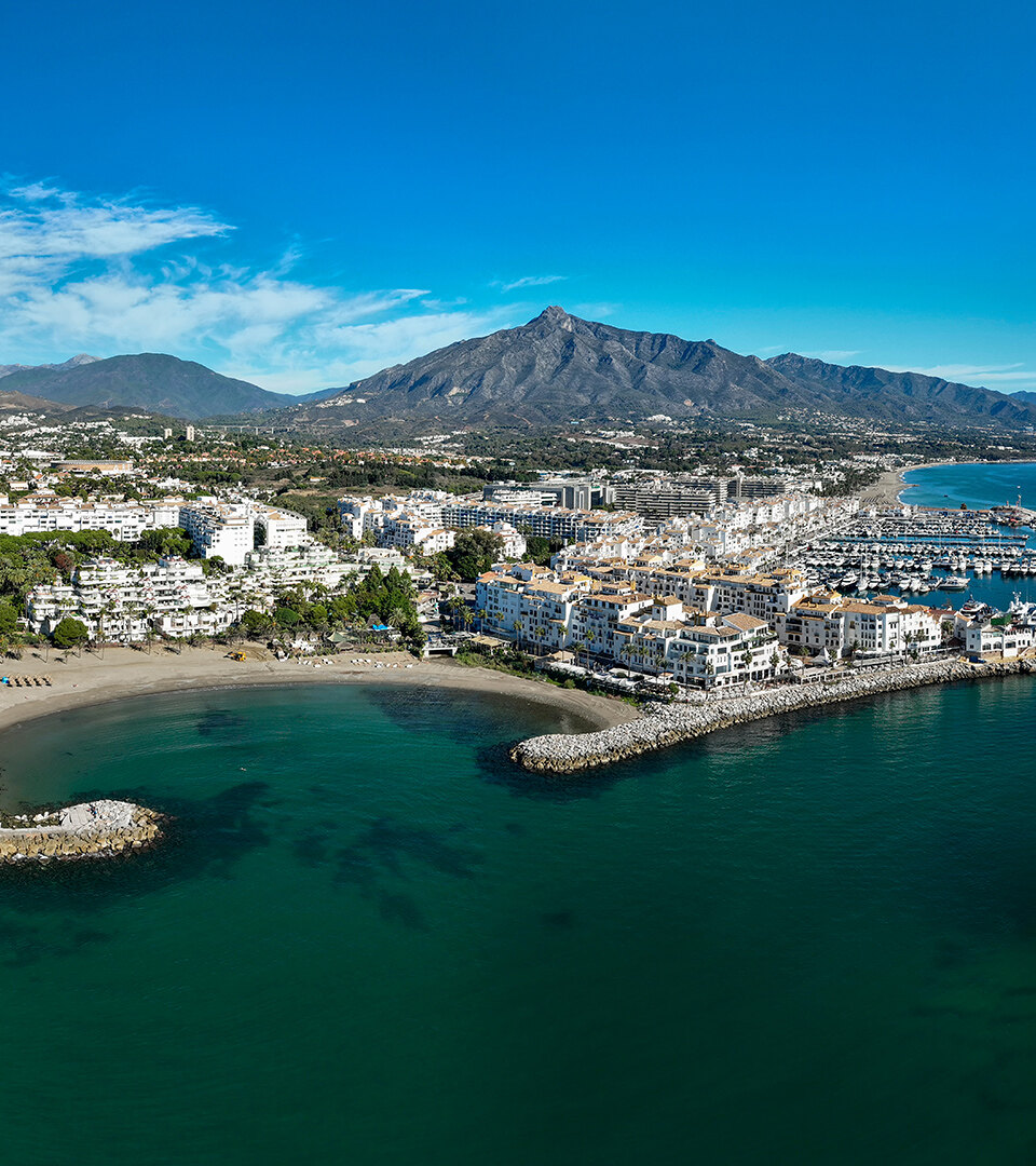 Vista aérea de Puerto Banús Marbella, capital del glamour de España