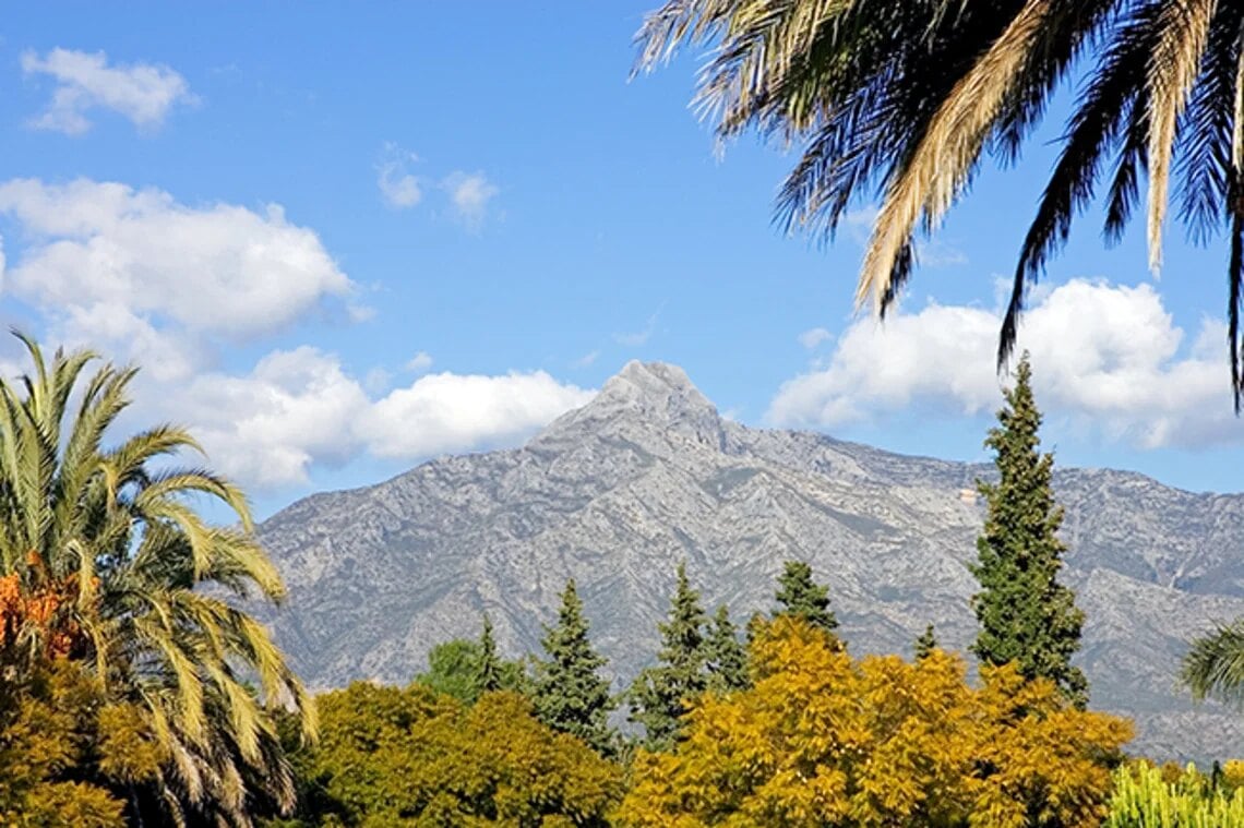 Montagne La Concha, vue de Puerto Banús