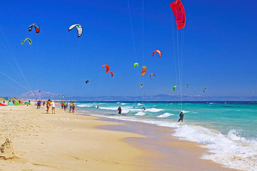 Tarifa es ideal para surfistas y amantes de la playa