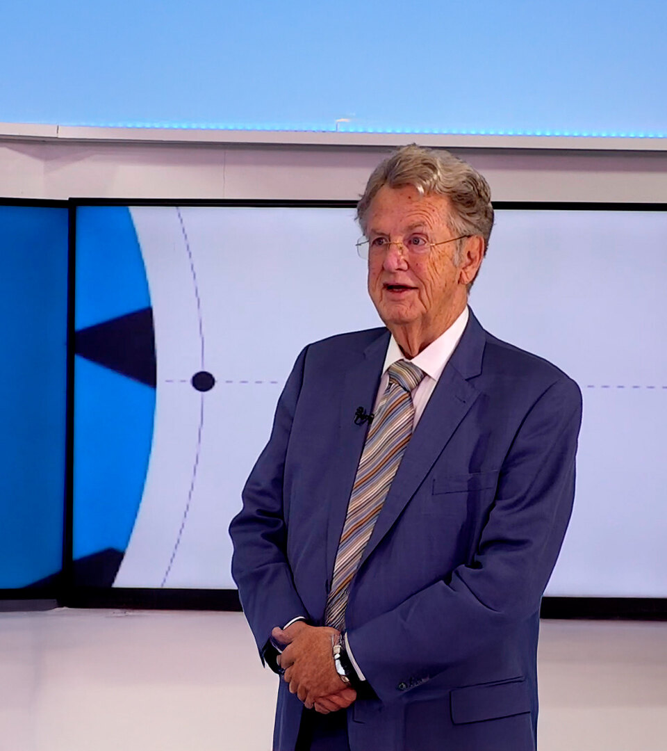 Christopher Clover, Managing Director and Chairman of Panorama Real Estate, during an RTVE Marbella interview in a studio set.