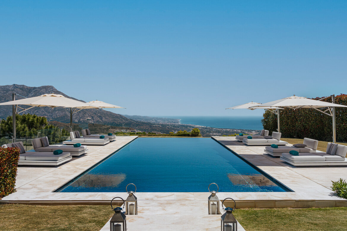 Spectacular mansion in La Zagaleta with panoramic sea and mountain views