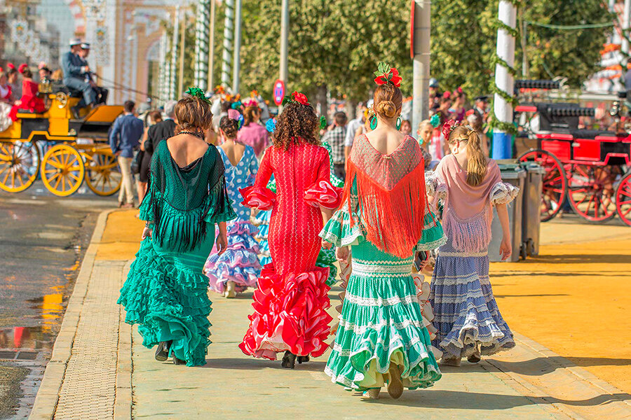 Traditional dresses, trajes de gitana