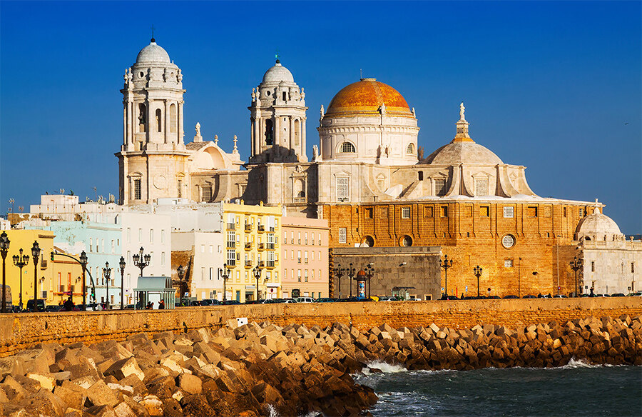 A view of the Cathedral’s gilded tile dome