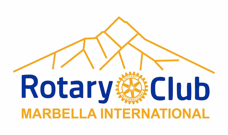 Logo van Rotary Club Marbella International, met een gestileerde omtrek van de berg La Concha boven het Rotary-tandwielsymbool en de tekst 