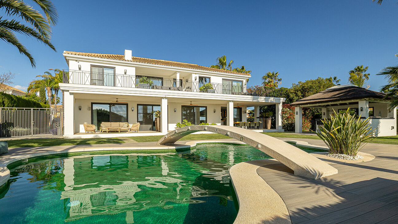 Family villa in Elviria