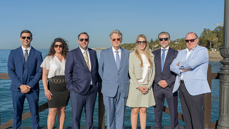 L'équipe de direction de Panorama : De gauche à droite : Alfonso Muñoz (directeur des opérations de vente), Carolina Alaníz (directrice de l'équipe d'assistance), Alex Clover (membre du conseil d'administration), Christopher Clover (directeur général et président du conseil d'administration), Katinka Clover (membre du conseil d'administration), Sean Cannon (directeur des ventes, conseil d'administration) et Gonzalo Ruíz (directeur de l'administration).