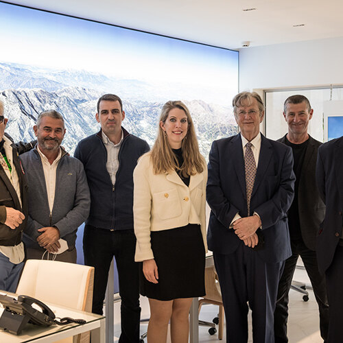 Chris, Katinka and Alex Clover, and the people responsible for the design and execution of the Panorama Office project in Puente Romano.