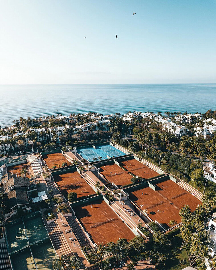 Vista aérea de las pistas de tenis de Puente Romano