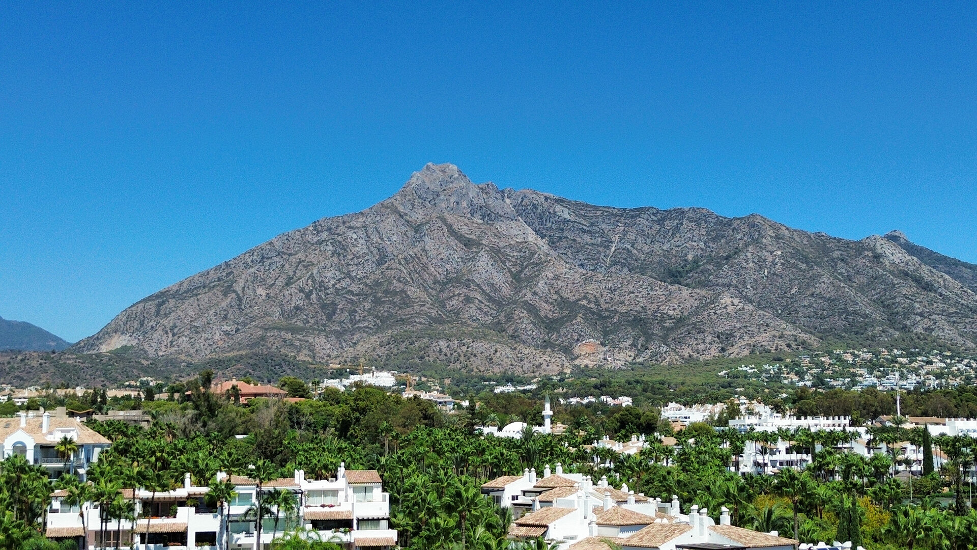 golden-lifestyle-golden-mile