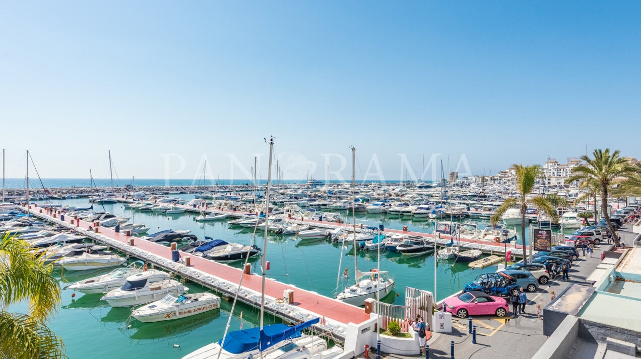 Indrukwekkend dubbel appartement aan de jachthaven van Puerto Banús