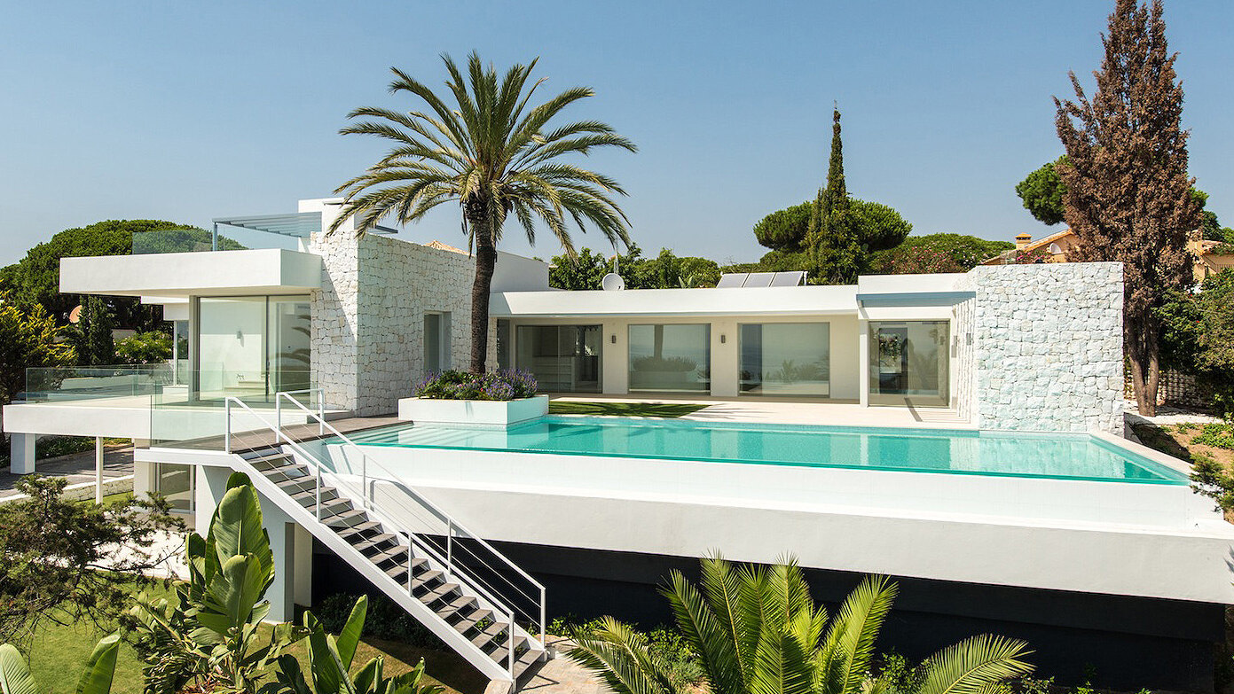 Villa am Strand mit wunderschönem Meerblick