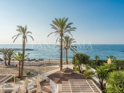 Spacious beachfront apartment in Guadalpín Banús