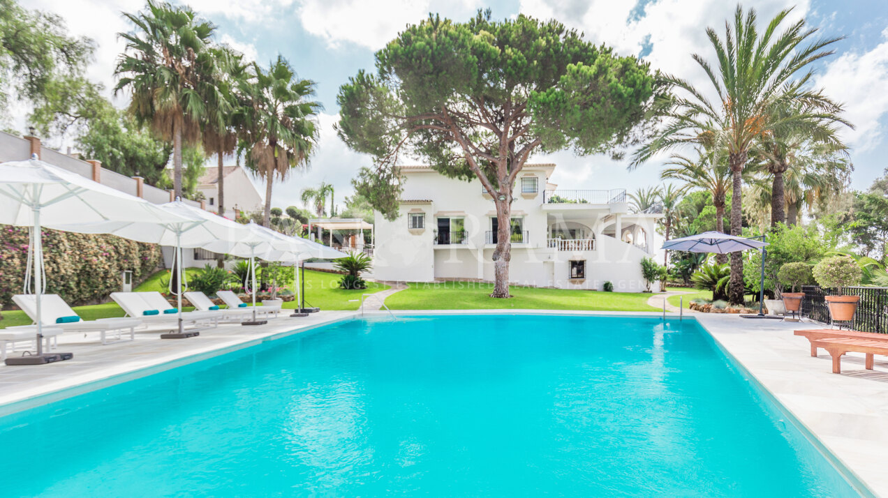 Elegant villa in Río Real Golf, Marbella – Ideal for entertaining and family living