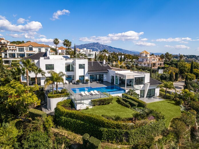 Contemporary design villa just a few meters from the famous Hotel Villa Padierna with stunning sea views