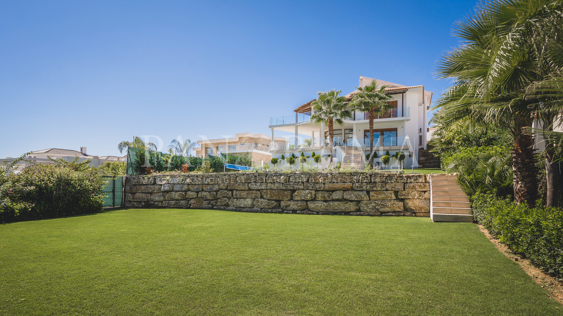 Villa en primera línea de golf junto al Hotel Villa Padierna