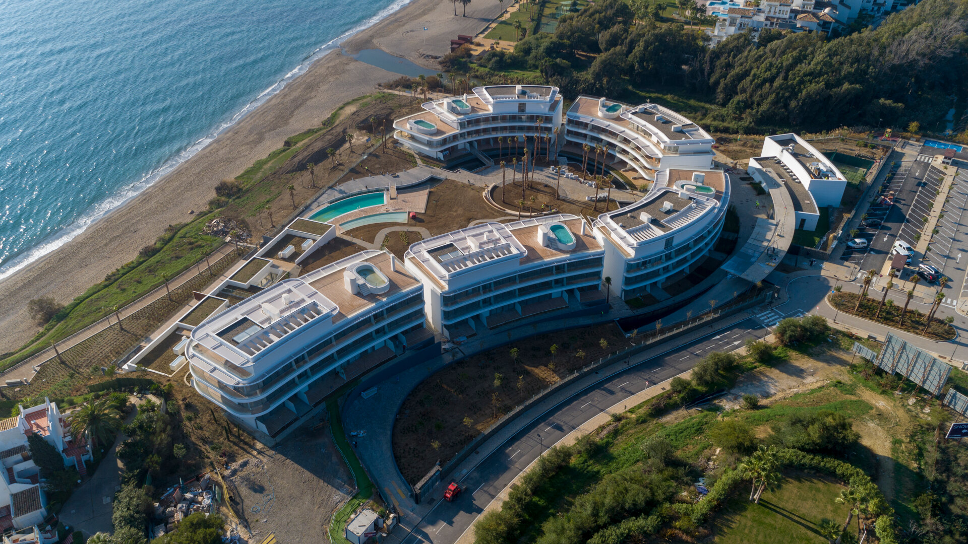 Zeitgenössisches Apartment in erster Strandlinie in Estepona