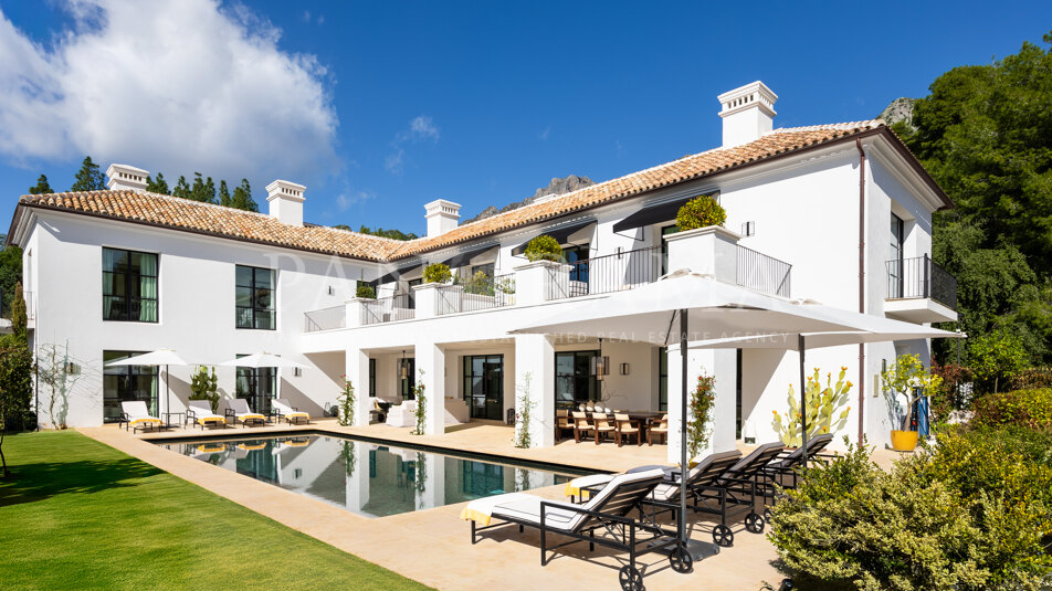 Élégante demeure dans la communauté fermée la plus prisée de Cascada de Camoján