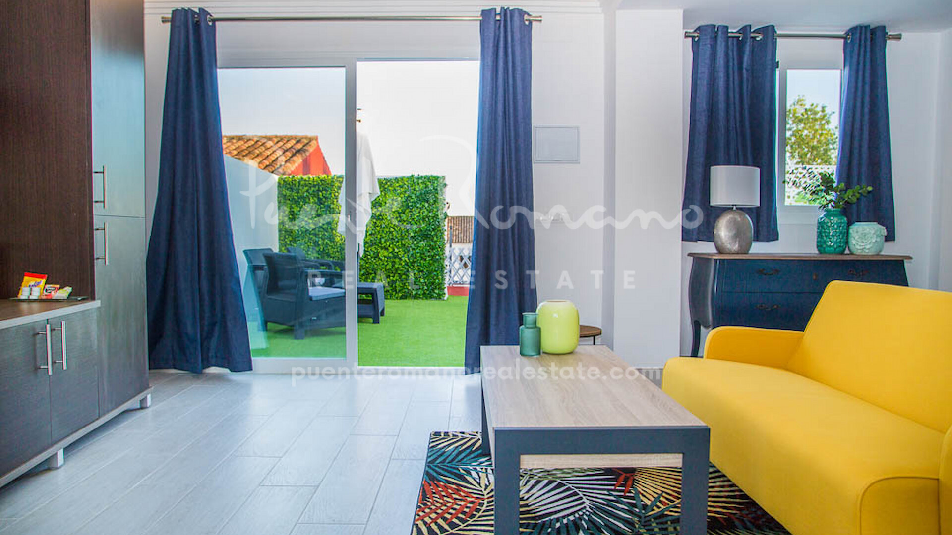 Prime Investment Opportunity on Marbella’s Golden Mile - 6 touristic apartments and a restaurant/salon