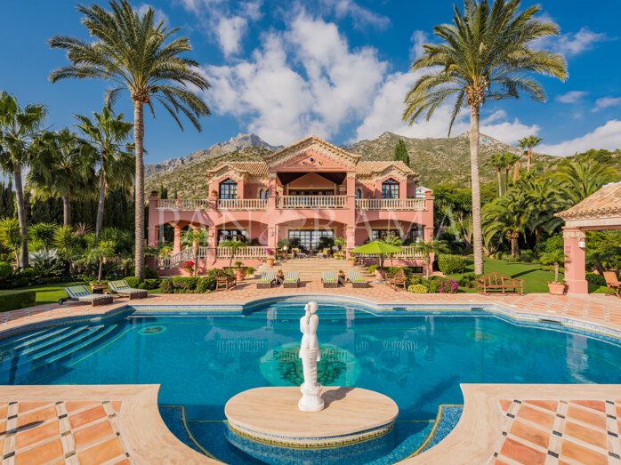 Außergewöhnliche Villa mit atemberaubendem Meerblick in Sierra Blanca