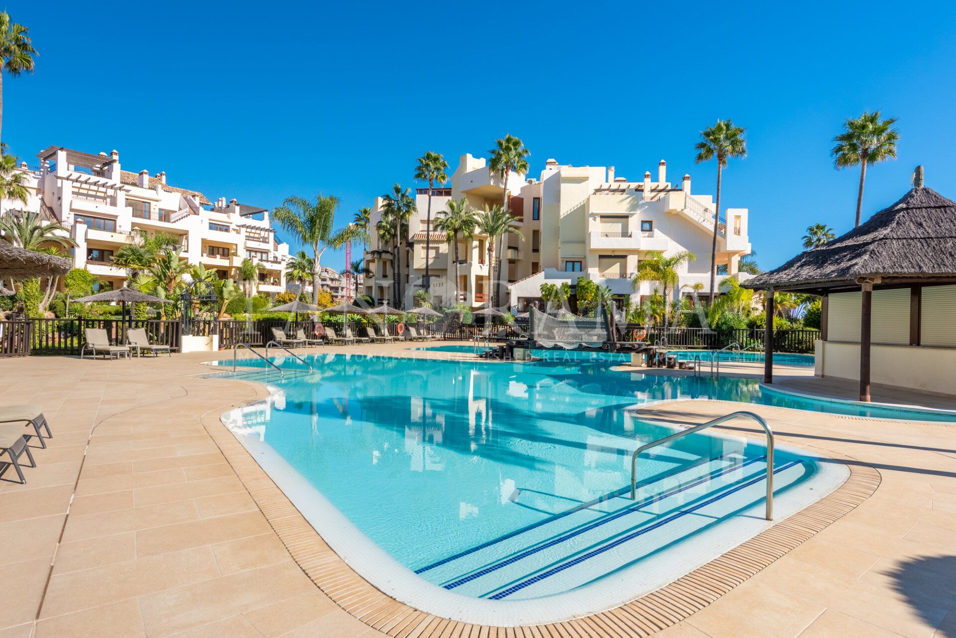 Wohnung am Strand mit Meerblick an der Neuen Goldenen Meile