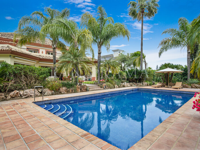 Elegant private villa surrounded by tropical gardens in Guadalmina Baja