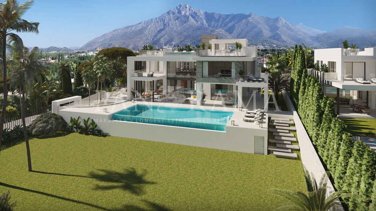 Turn key project van twee villa's op een onovertroffen locatie in het meest prestigieuze gebied van de Golden Mile in Marbella