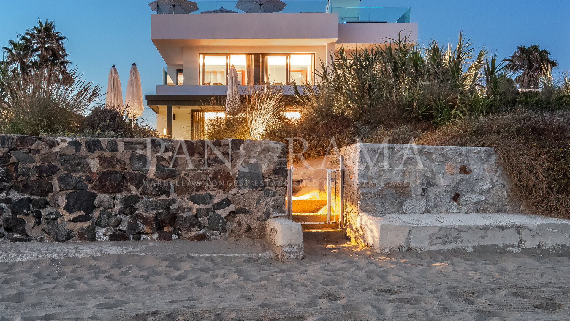Stunning modern beachfront villa with unbeatable views in Costabella, Marbella East