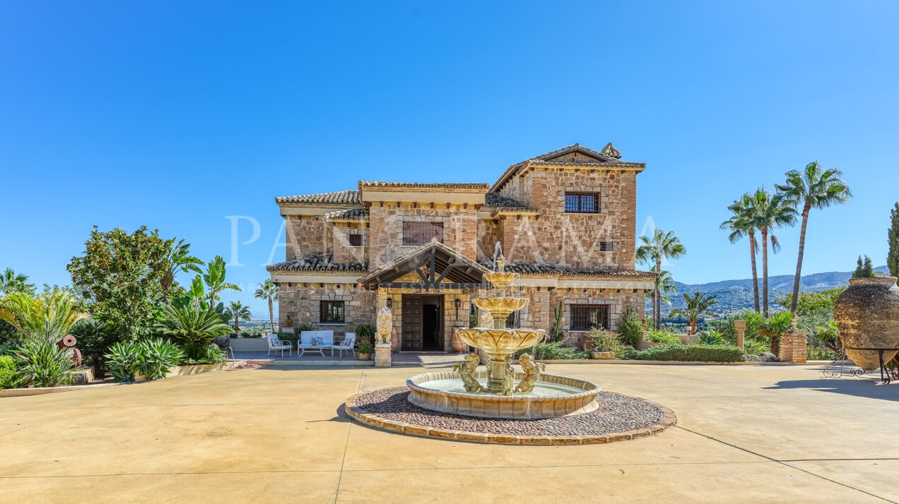 Excepcional finca privada con vistas panorámicas en Alhaurín de la Torre