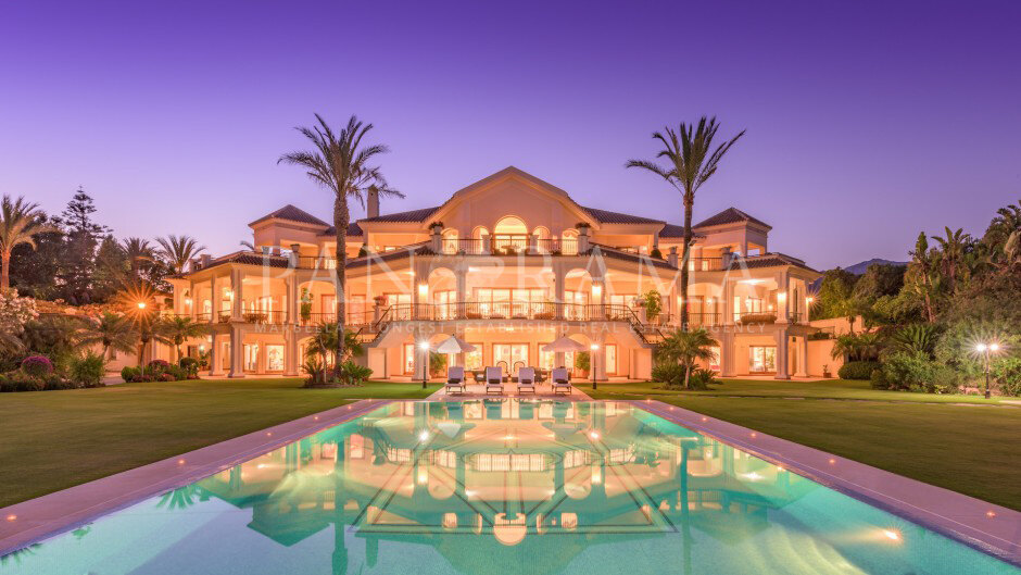 Beachfront mansion on the Golden Mile