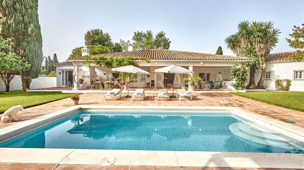 Excellent investment opportunity in Casasola, just five minutes walk to the beach