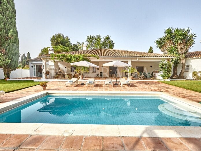 Excellent investment opportunity in Casasola, just five minutes walk to the beach