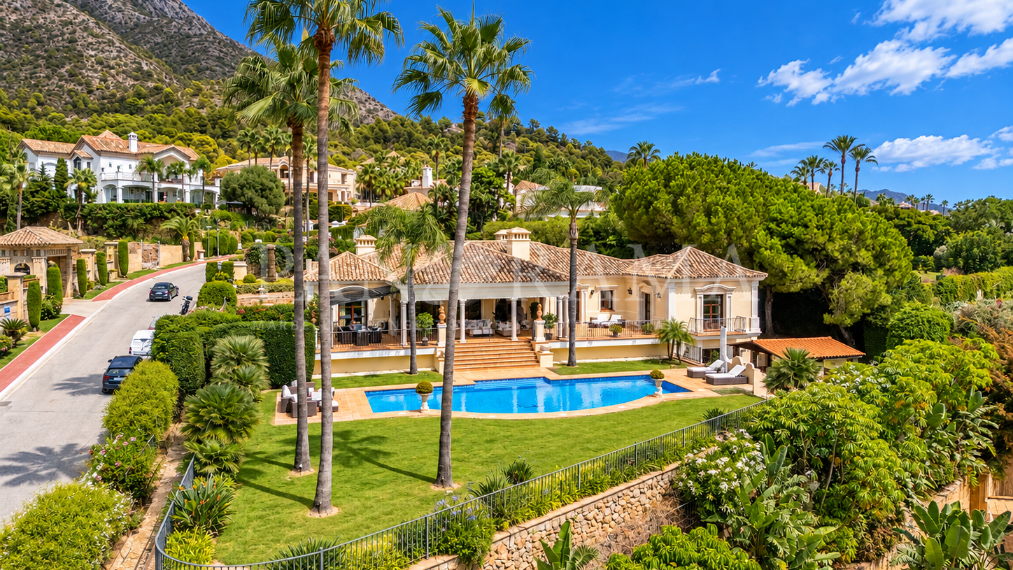 Elegante villa familiar con vistas panorámicas al mar en la zona alta de Sierra Blanca