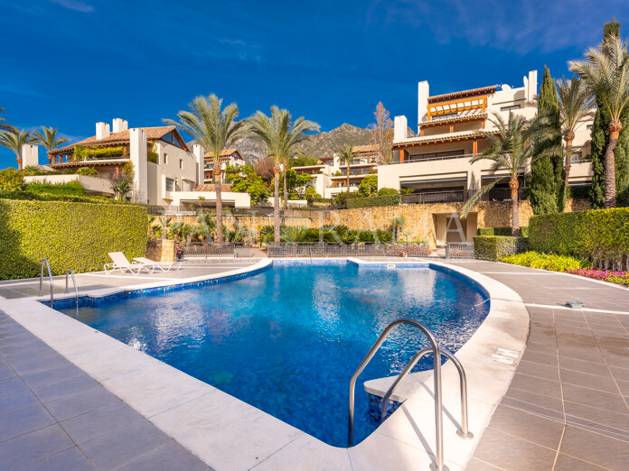 Ruim hoekappartement op de begane grond aan de Golden Mile van Marbella