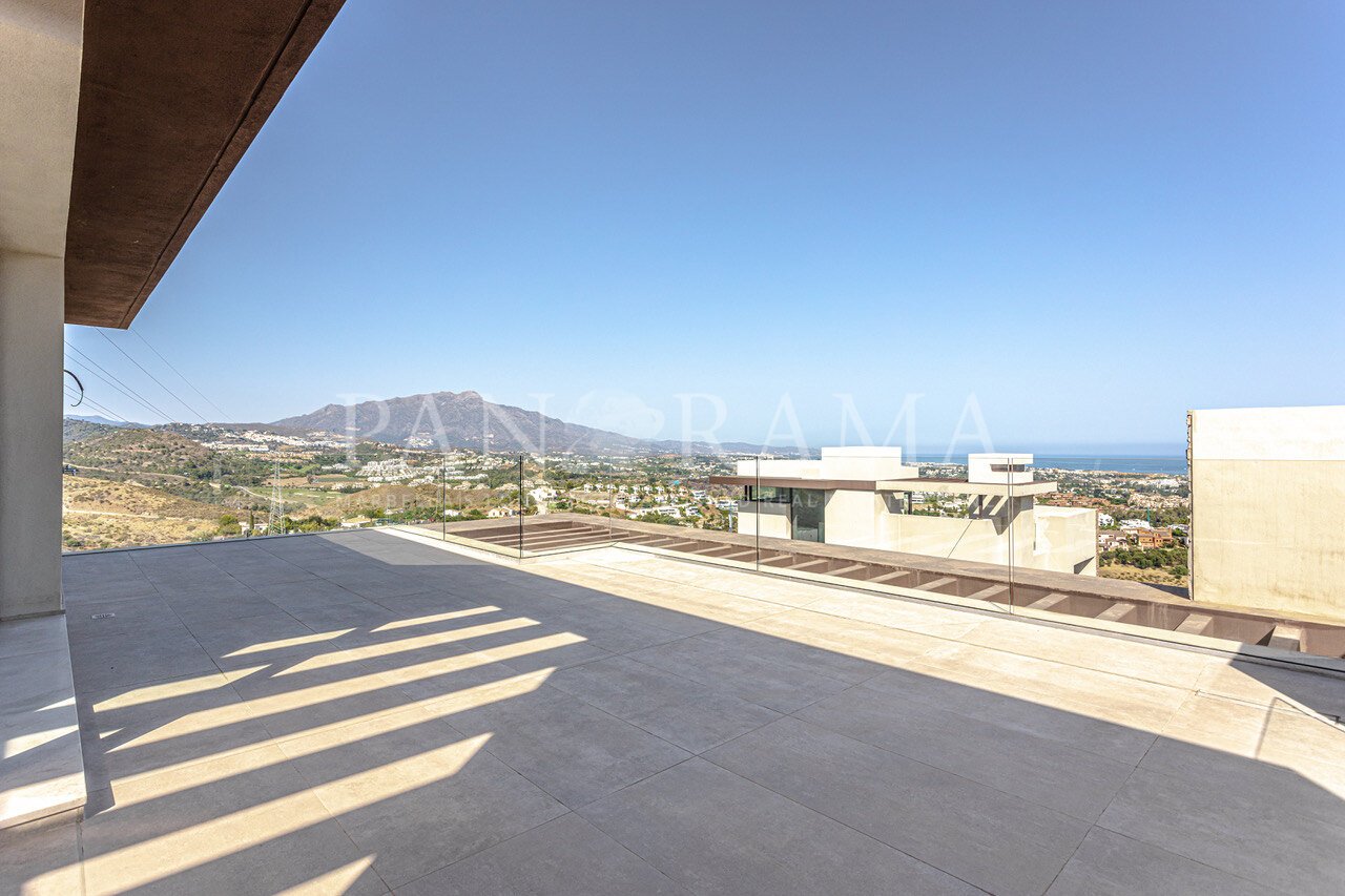 Villa ultramoderne avec vue sur la mer à La Alqueria à Benahavís