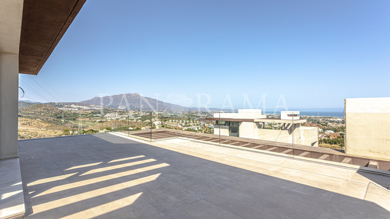 Villa ultramoderne avec vue sur la mer à La Alqueria à Benahavís