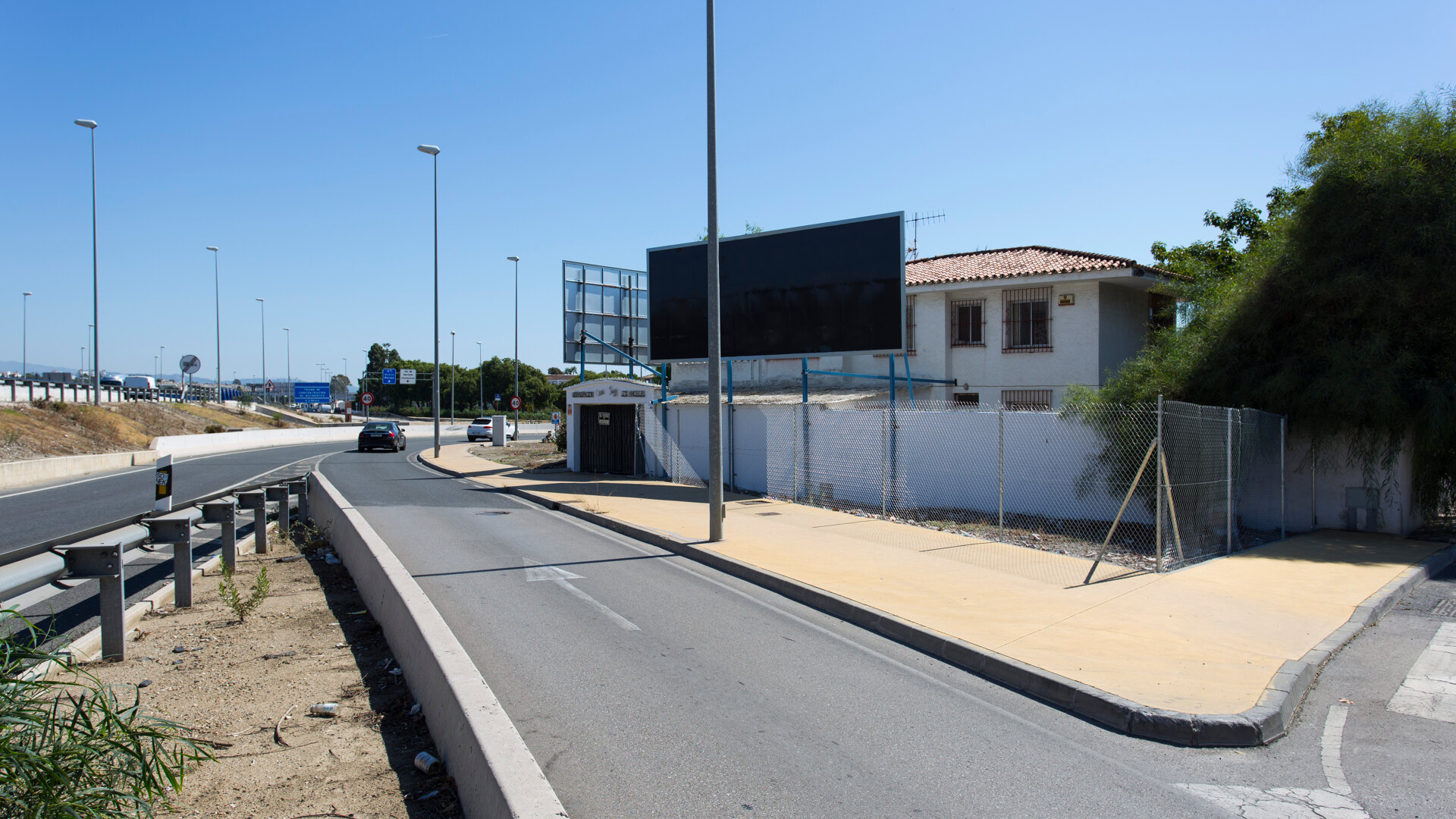 Grundstück nur wenige Meter vom Strand in San Pedro de Alcántara entfernt