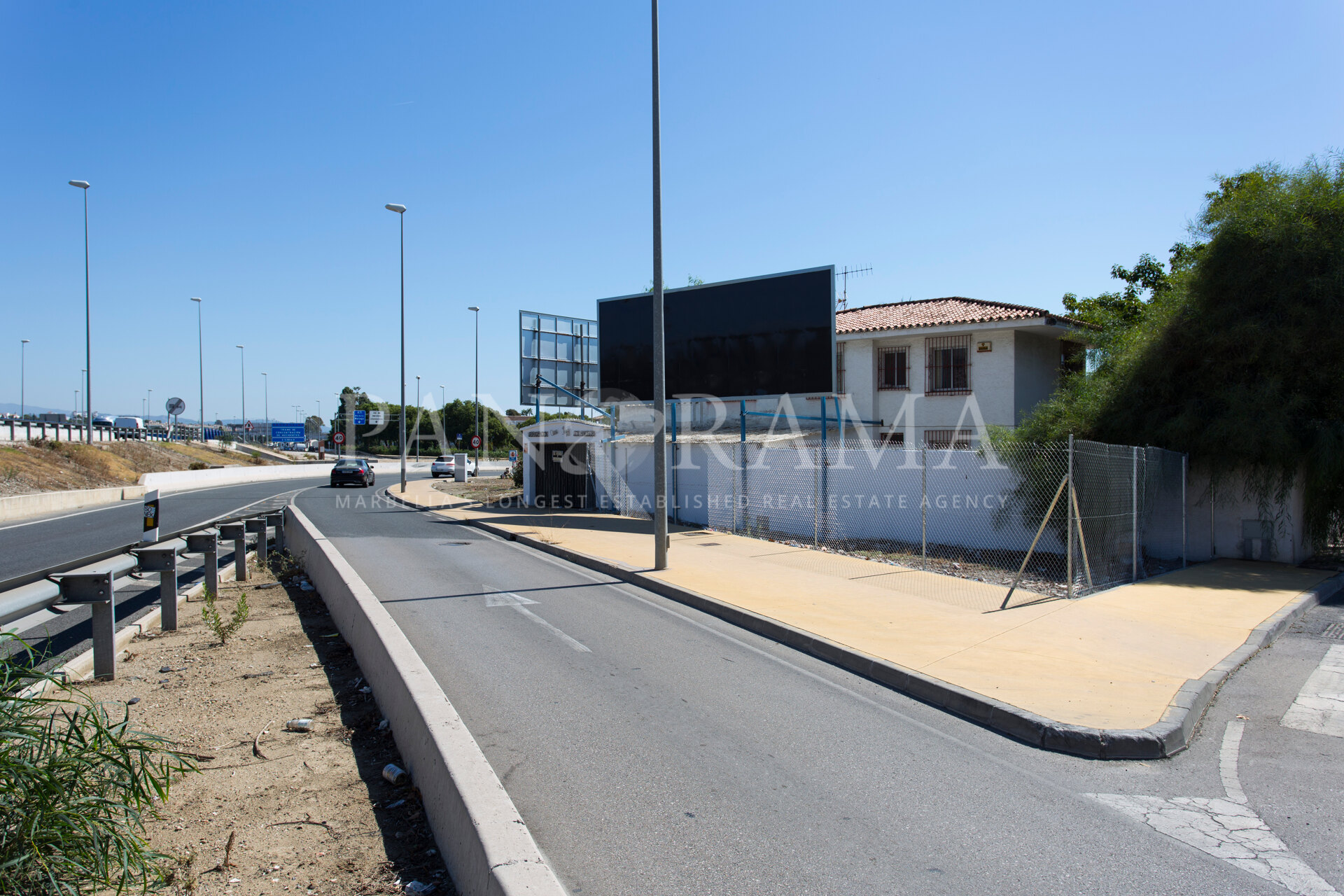 Plot a few meters from the beach in San Pedro de Alcántara