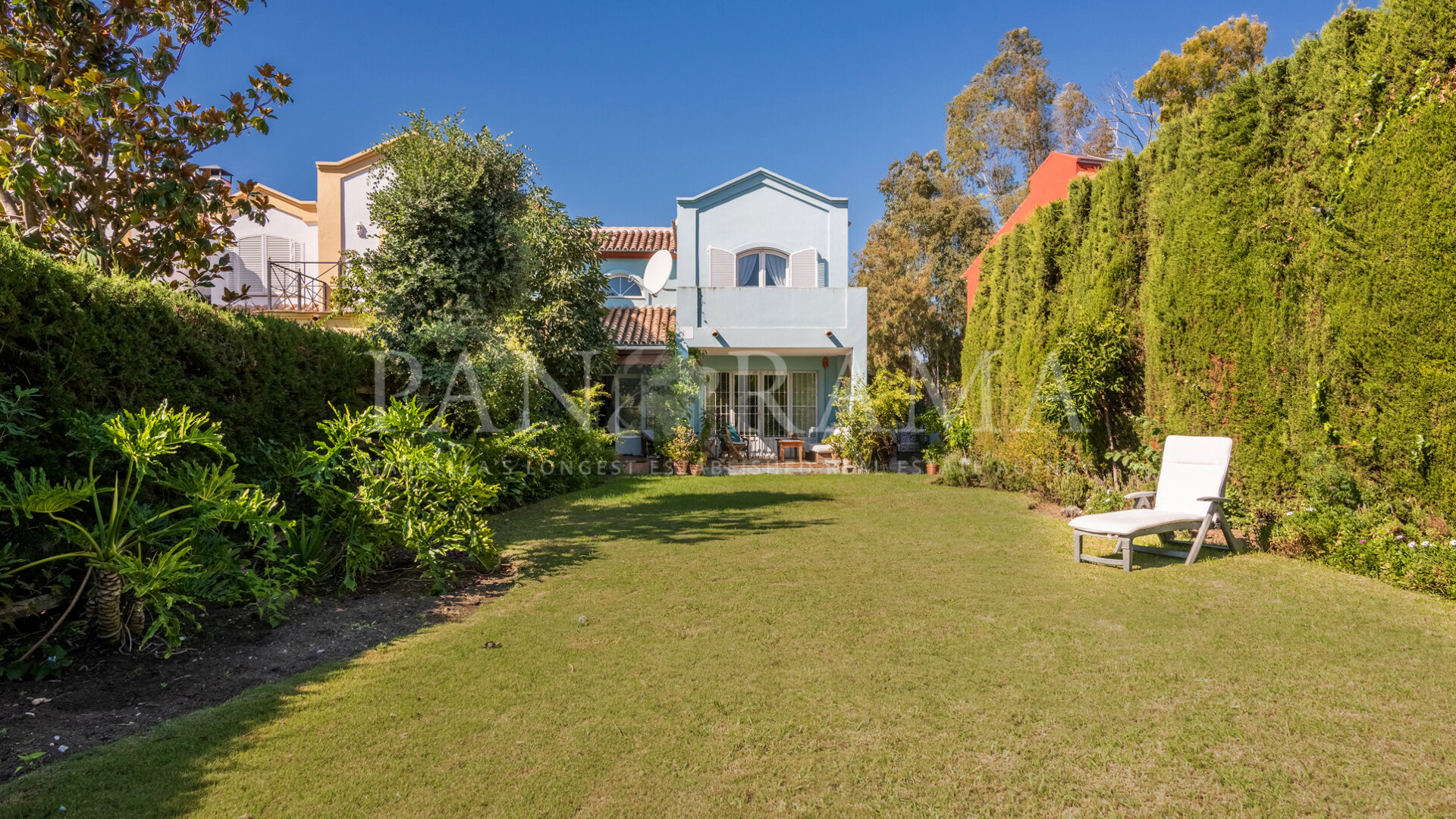Reihenhaus direkt am Golfplatz mit privatem Garten in Guadalmina Alta