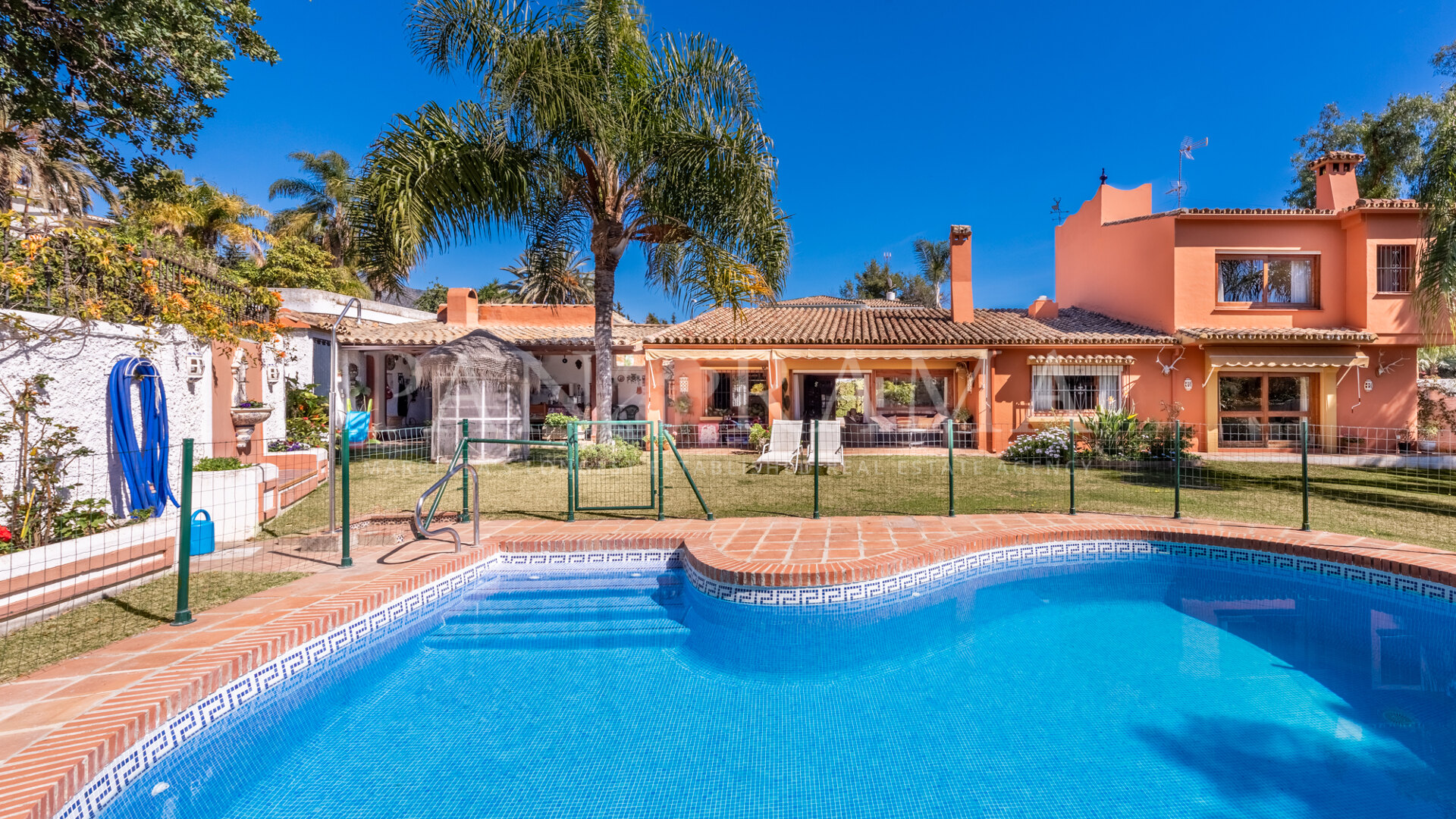 Villa te koop in La Virginia, Marbella Golden Mile