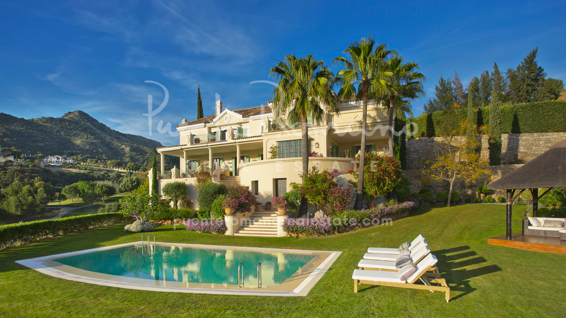 Elegant mansion in a prestigious golf resort in Benahavís