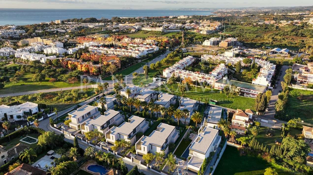 Neubau von Villen fußläufig zu Annehmlichkeiten in El Paraíso